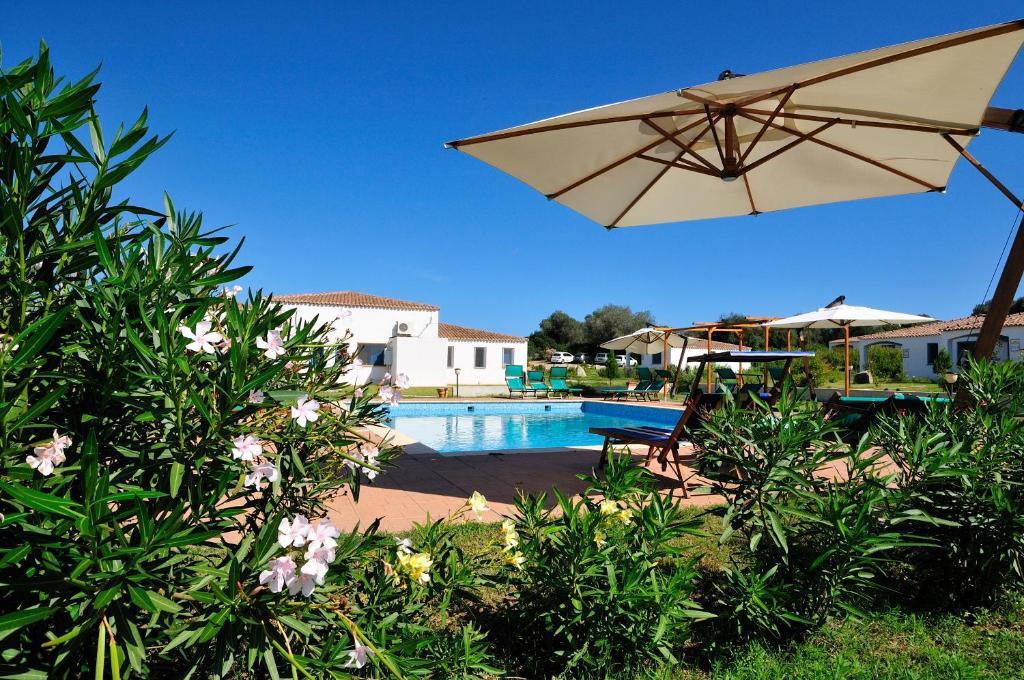 Hotel Baia Cea Bari Sardo Ngoại thất bức ảnh