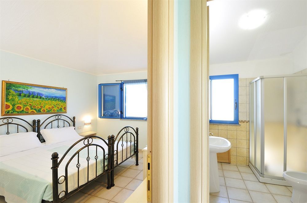 Hotel Baia Cea Bari Sardo Ngoại thất bức ảnh